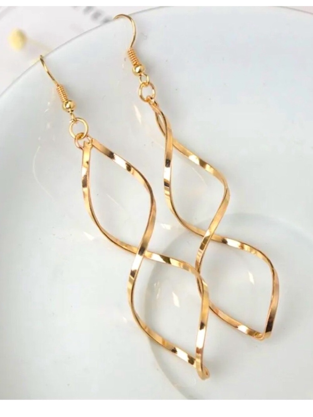 Gold Tone Spiral Twist Dangle Earrings Modern Statement Jewelry